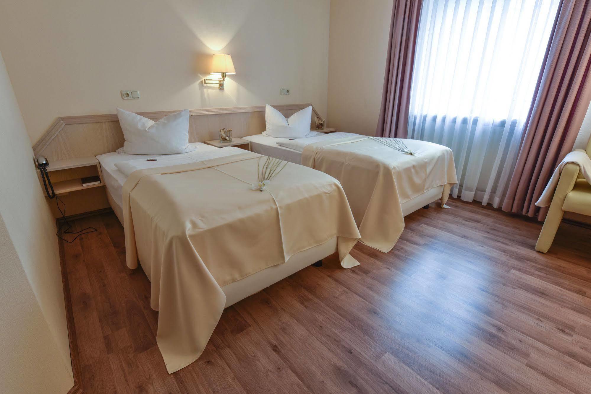 Atrium Hotel Amadeus Osterfeld Bagian luar foto